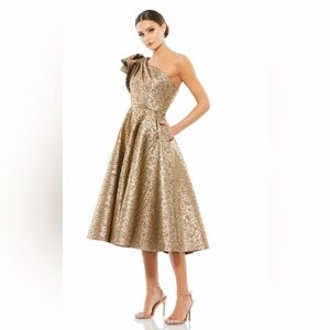 Mac Duggal 67906 NWOT ONE SHOULDER BOW MIDI DRESS